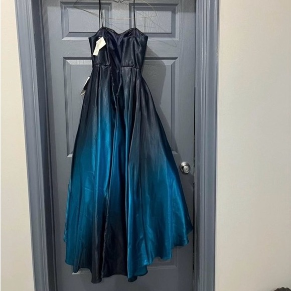 Betsy & Adam gown - Picture 3 of 4